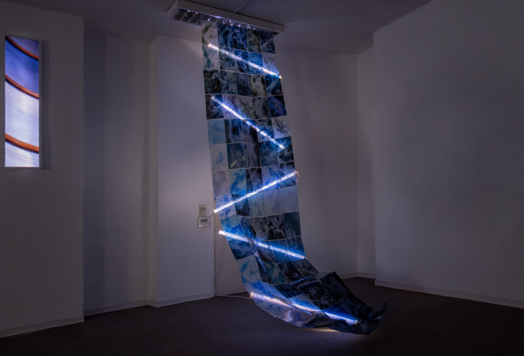 Nächtliche Wandlung_KunstRaum_Kaiserslautern_2024_DSC04294-Verbessert-RR_Foto- Isabelle Kirsch