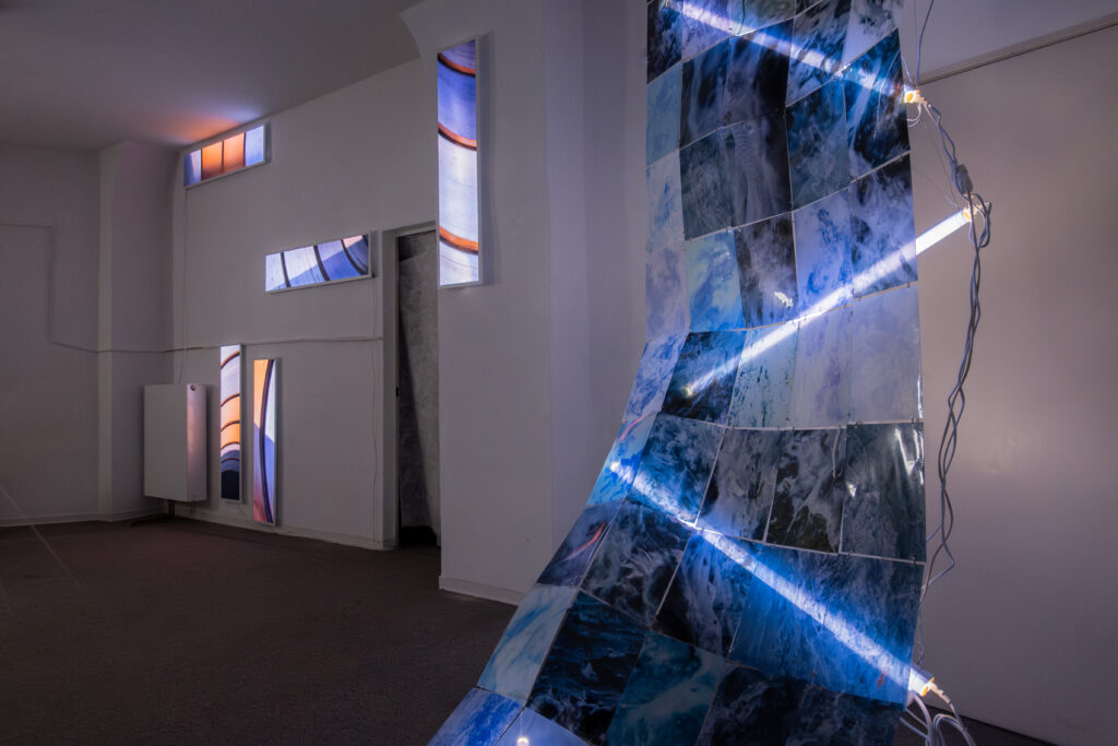 Nächtliche Wandlung_KunstRaum_Kaiserslautern_2024_DSC04302-Verbessert-RR_Foto- Isabelle Kirsch